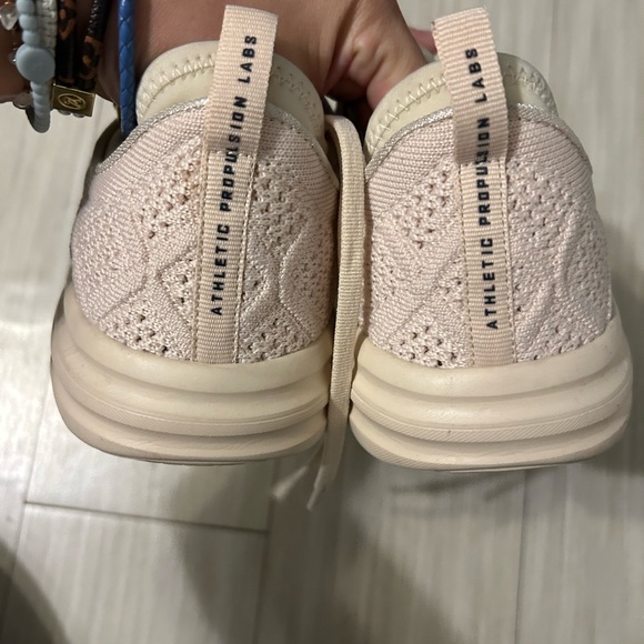 Like New APL Techloom Phantom Tennis Shoes - Picture 7 of 12